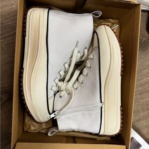 Mi.iM White Sneakers with Brown Soles